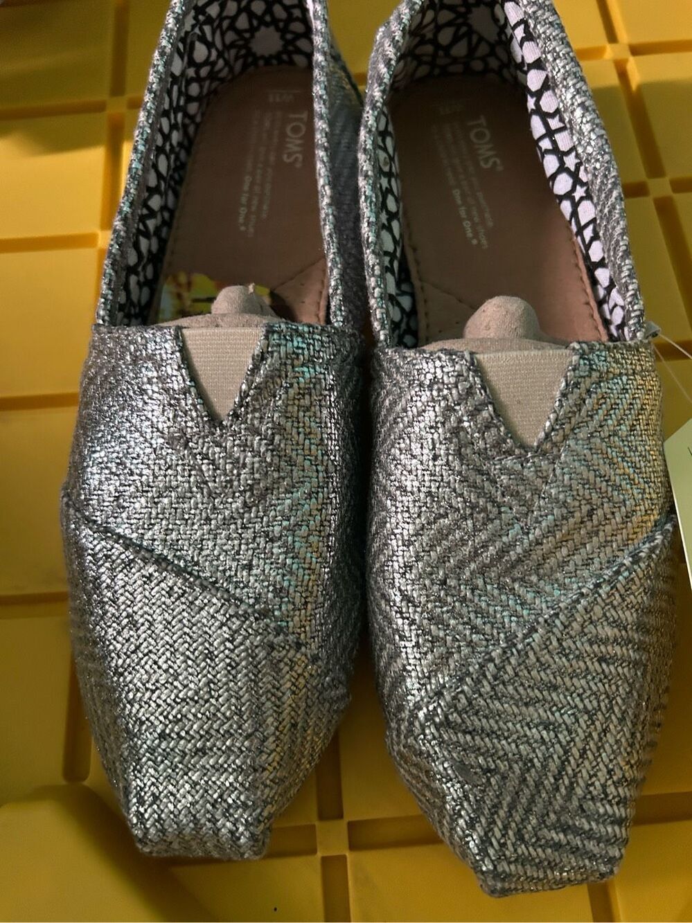 Tom’s :Woman’s Classic  COLOR: Silver Herringbone